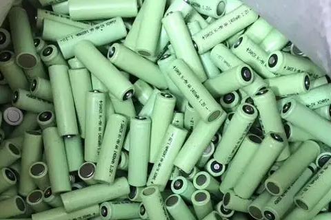 锂电池回收处理厂家_回收干电瓶_报废电瓶回收价格表